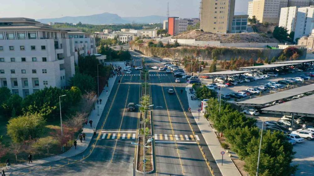 MEÜ Tıp Fakültesi Hastanesi’nin giriş yolu yenilendi
